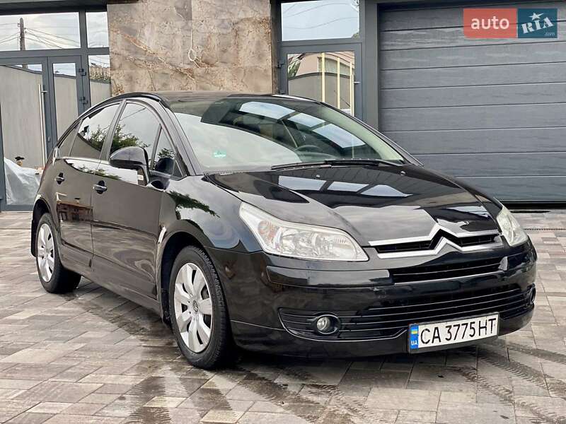 Хэтчбек Citroen C4 2009 в 