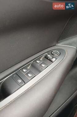 Хэтчбек Citroen C4 2017 в 