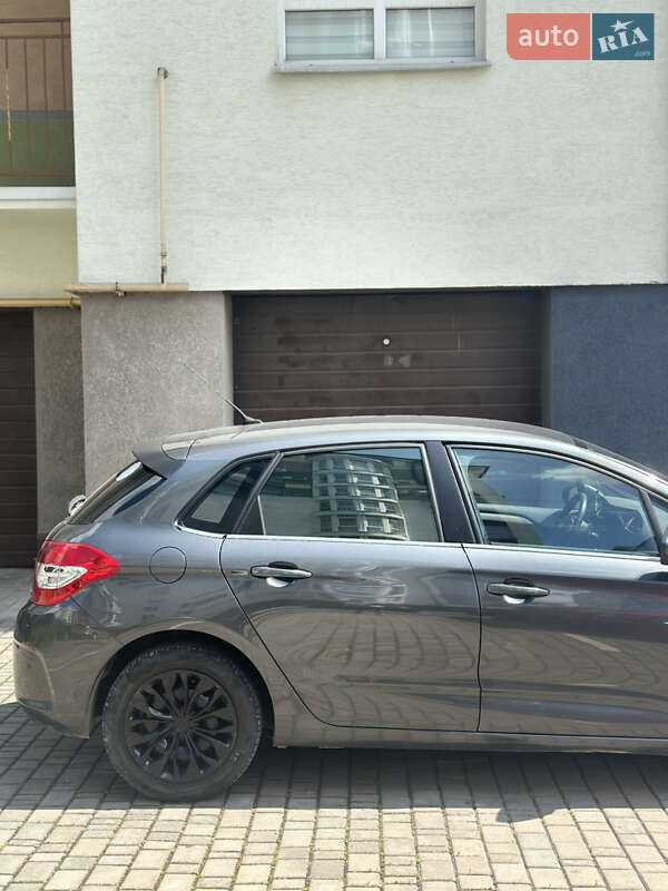 Хэтчбек Citroen C4 2015 в Ивано-Франковске