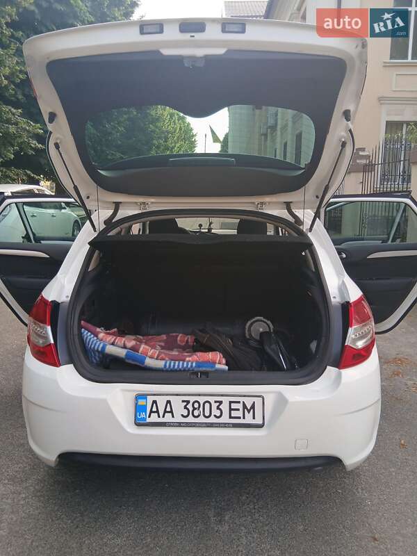 Хэтчбек Citroen C4 2011 в Киеве