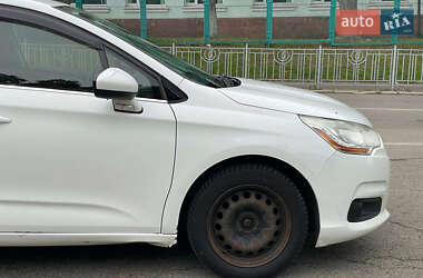 Хэтчбек Citroen C4 2013 в 