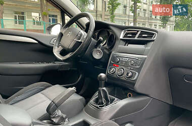 Хэтчбек Citroen C4 2013 в 