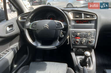 Хэтчбек Citroen C4 2013 в 