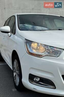 Хэтчбек Citroen C4 2013 в 