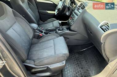 Хэтчбек Citroen C4 2012 в 