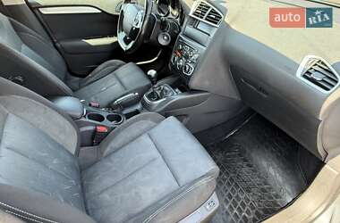 Хэтчбек Citroen C4 2012 в 