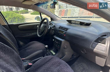 Хетчбек Citroen C4 2008 в 