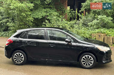 Хэтчбек Citroen C4 2012 в 