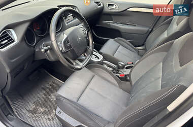Хэтчбек Citroen C4 2012 в 