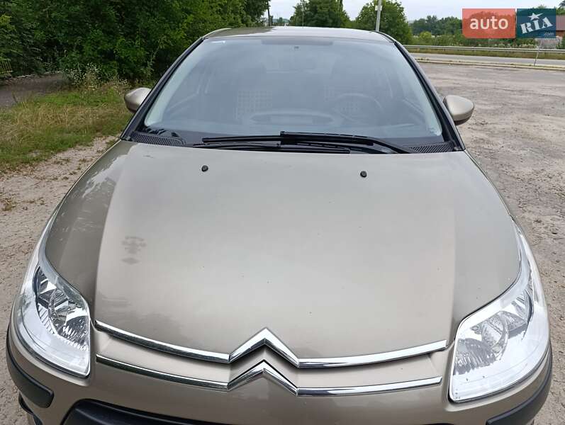 Хэтчбек Citroen C4 2010 в Обухове