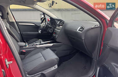 Хэтчбек Citroen C4 2012 в 