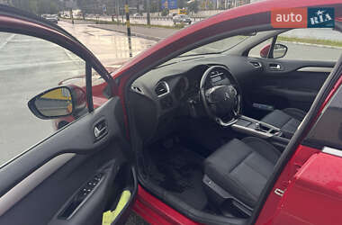 Хэтчбек Citroen C4 2012 в 