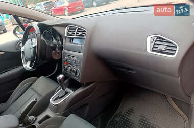 Хэтчбек Citroen C4 2011 в 