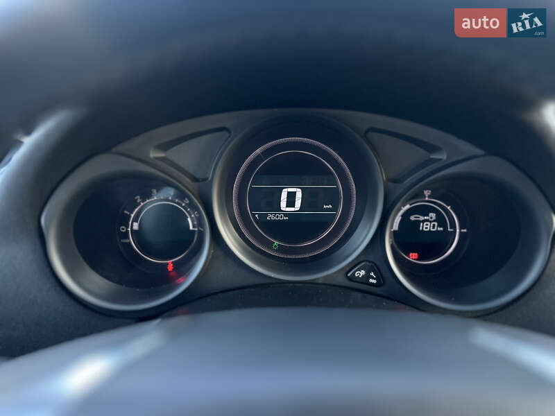 Хэтчбек Citroen C4 2016 в Киеве фото 25 Хэтчбек Citroen C4 2016 в Киеве