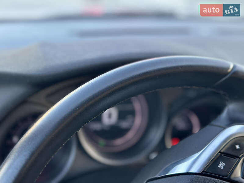 Хэтчбек Citroen C4 2016 в Киеве фото 29 Хэтчбек Citroen C4 2016 в Киеве