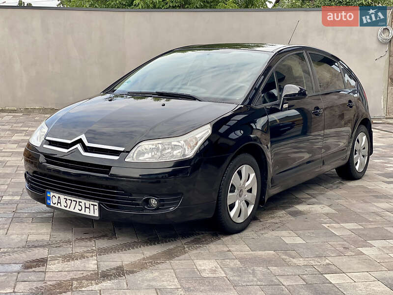 Хэтчбек Citroen C4 2009 в 