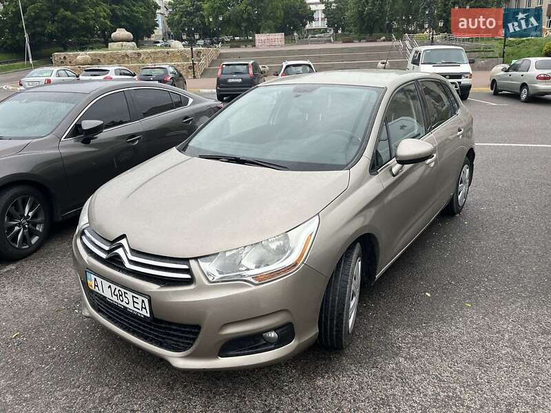 Хэтчбек Citroen C4 2012 в 