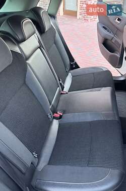 Хэтчбек Citroen C4 2012 в 