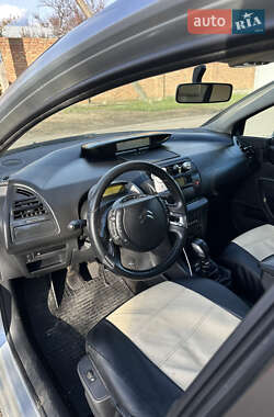 Хэтчбек Citroen C4 2004 в 