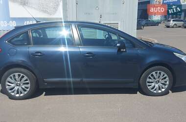 Хэтчбек Citroen C4 2009 в 