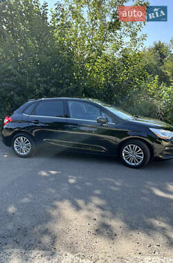 Хэтчбек Citroen C4 2012 в 
