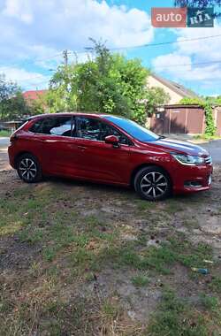 Хэтчбек Citroen C4 2017 в 
