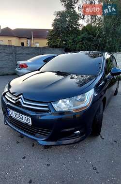 Хэтчбек Citroen C4 2012 в 