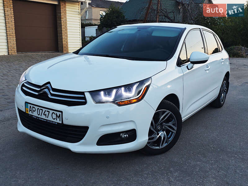 Хэтчбек Citroen C4 2013 в 