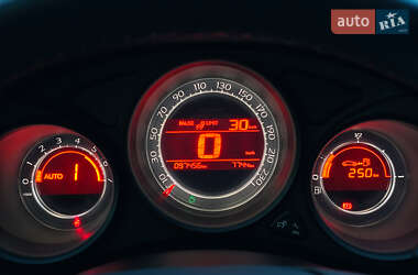 Хэтчбек Citroen C4 2013 в 