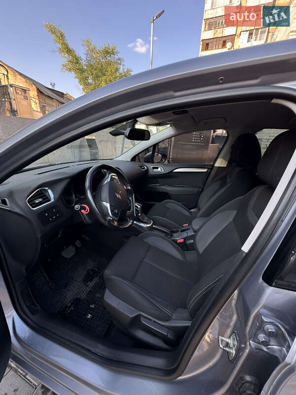 Хэтчбек Citroen C4 2017 в Кропивницком