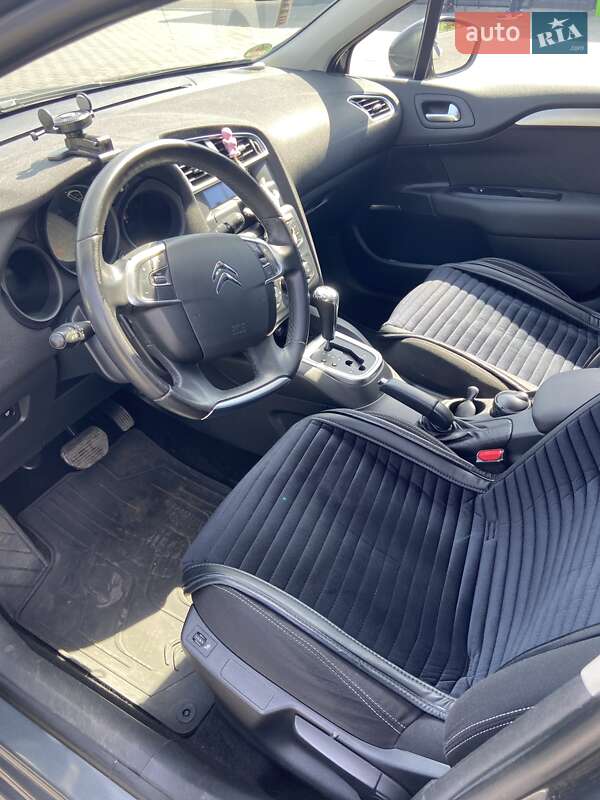Хэтчбек Citroen C4 2012 в Полтаве