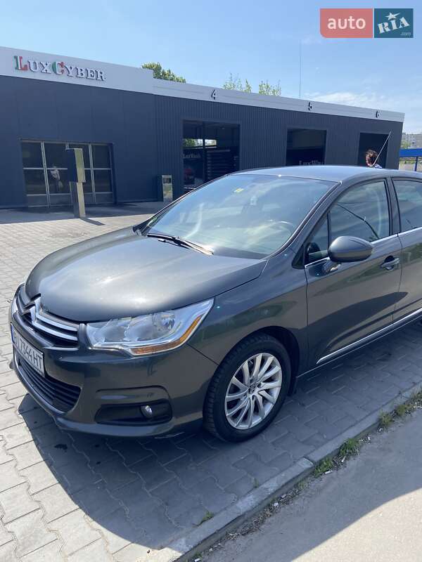Хэтчбек Citroen C4 2012 в Полтаве