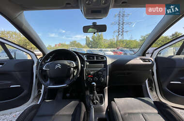 Хэтчбек Citroen C4 2012 в 
