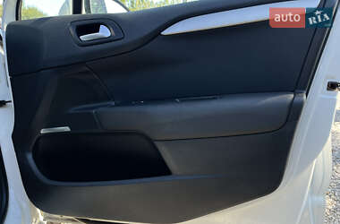 Хэтчбек Citroen C4 2012 в 