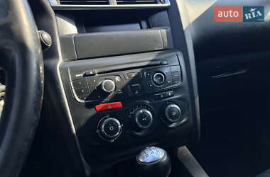 Хэтчбек Citroen C4 2012 в 