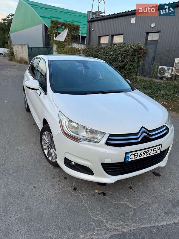 Хэтчбек Citroen C4 2011 в 