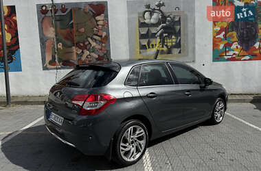 Хэтчбек Citroen C4 2012 в 