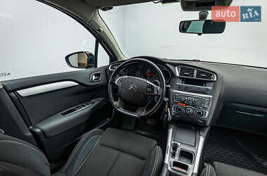 Хэтчбек Citroen C4 2013 в 