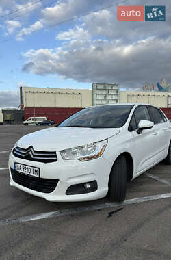 Хэтчбек Citroen C4 2014 в 