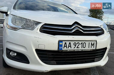 Хэтчбек Citroen C4 2014 в 