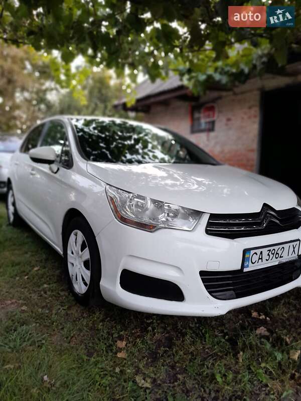 Хэтчбек Citroen C4 2014 в Смеле