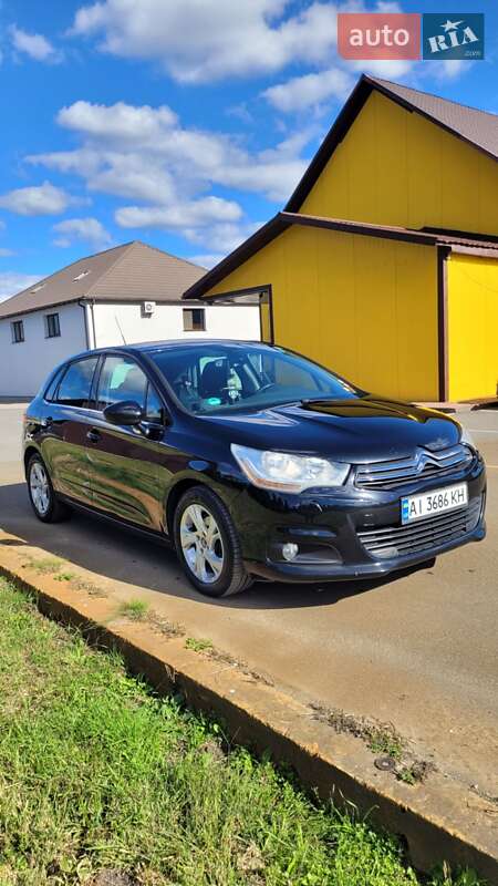 Хэтчбек Citroen C4 2011 в Вишневом