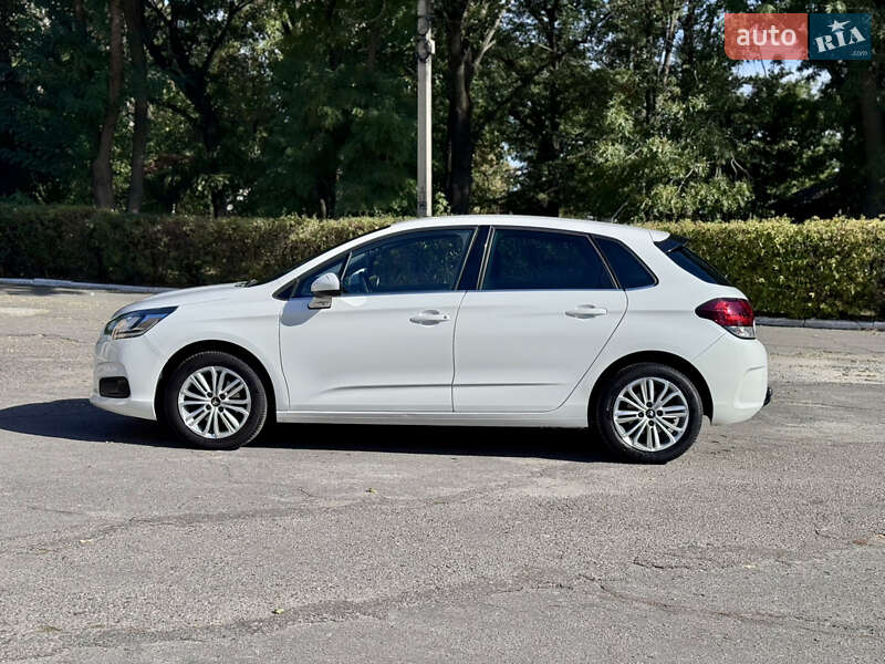 Хэтчбек Citroen C4 2015 в Киеве