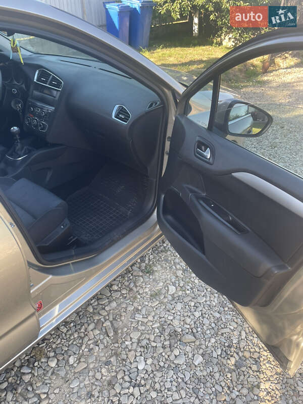 Хэтчбек Citroen C4 2011 в Самборе фото 11 Хэтчбек Citroen C4 2011 в Самборе