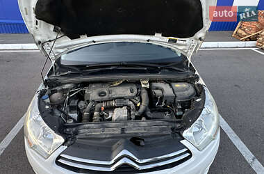 Хэтчбек Citroen C4 2012 в 
