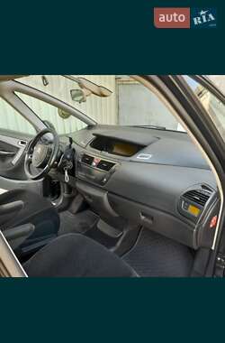Хэтчбек Citroen C4 2008 в 