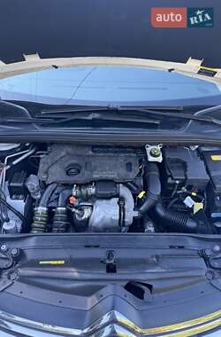 Хэтчбек Citroen C4 2013 в 