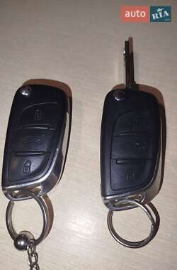 Хэтчбек Citroen C4 2011 в 