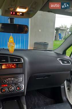 Седан Citroen C4 2012 в  фото 28 Седан Citroen C4 2012 в