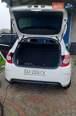 Седан Citroen C4 2012 в  фото 39 Седан Citroen C4 2012 в